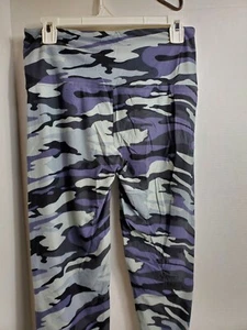 Grey Camouflage Comfy Leggings One Size (XL,2X,3X) RUNS SMALL - Picture 1 of 6