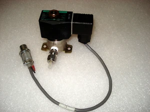 CKD AB41-02-3 Solenoid Valve DC24V - Picture 1 of 5