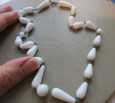 ANTIGUO COLLAR COLGANTE VINTAGE ART DECO RETRO CUENTAS VIDRIO LECHE BLANCO REGALO ANTIGUO Foto 1 de 3