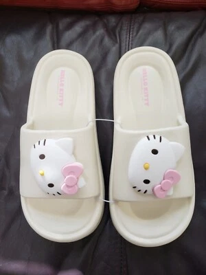 NUEVO CON ETIQUETAS** ¡Marca Sanrio! Toboganes/Slip-ons Hello Kitty para mujer talla 9-10/40-41 de goma? Foto 1 de 4