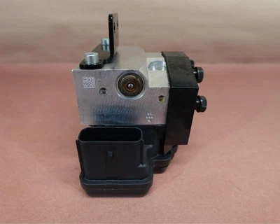 Unidad de módulo de bomba de freno ABS Harley VRSCF 2009-2017 Muscle V-Rod 40664-08A Foto 1 de 4