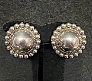 Orecchini Vintage Taxco Argento Sterling Bicolore Cupola Bottone Clip On 1,25" 28g - Foto 1 di 11