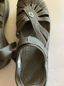 Keen Shoes Size 7 1/2 - Picture 1 of 3