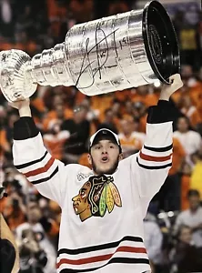 JONATHAN TOEWS SIGNED CHICAGO BLACKHAWKS 12x16” PHOTO - Picture 1 of 2