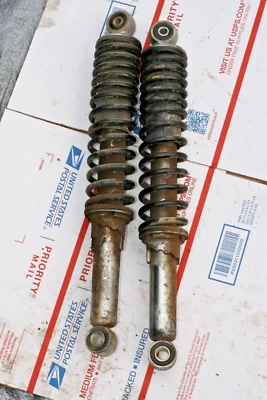 Amortecedores traseiros Honda XL100 OEM 1974-75 FRETE GRÁTIS - Imagem 1 de 2