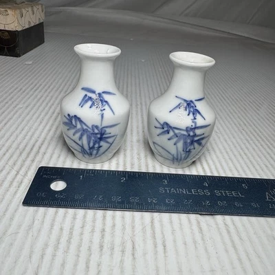 Jarrón chino miniatura 2 Kwangdong blanco + azul patrón de bambú en muy buena condición Foto 1 de 4