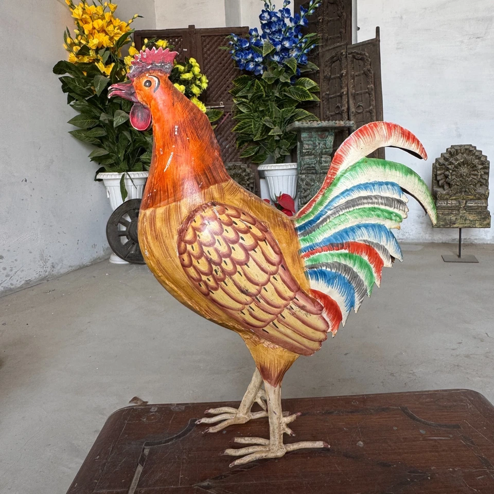 Estatuilla de gallo decorativa vintage antigua hecha a mano de hierro multicolor pintada a mano Foto 1 de 4