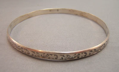 Vintage Sterling SIlver 4.5mm  Wide Embossed  Bangle Bracelet Danecraft CFO mark - Image 1 of 4