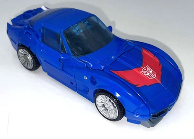 2020 Hasbro Transformers Kingdom War for Cybertron Autobot TRACKS Figure Loose - Image 1 of 4