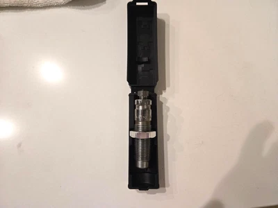 Lee 90292 Universal Depriming and Decapping Die  "Free Ship" - Image 1 of 2