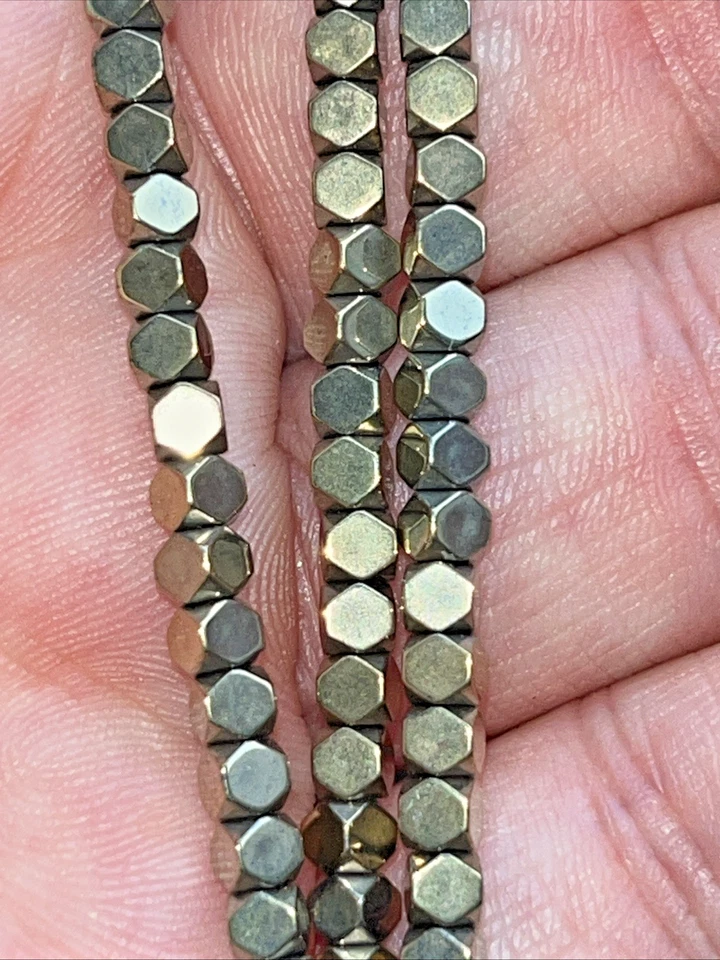 Hematit Hämatit Perlen Würfel Quadrat mit Loch 135 Stück 3mm Edelstein Kristall - Bild 1 von 4