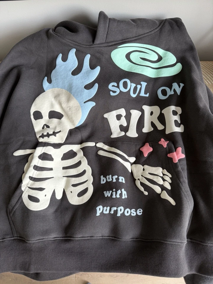 Sudadera con capucha de vellón recortada grande Pacsun "soul on Fire" para hombre Foto 1 de 4