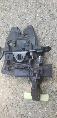 Actuador de cierre de bloqueo de maletero trasero Pontiac G6 2005 06 07 08 09 2010 sedán 16890792 Foto 1 de 4