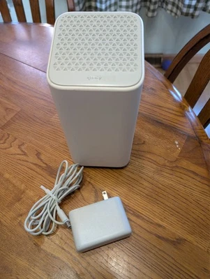 Comcast Xfinity XB7-CM GIGABIT Modem WiFi Router with Power Cord - Image 1 of 4