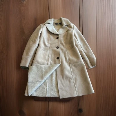 Chaqueta forrada Sherpa vintage Y2K Gap caqui gamuza como trinchera para mujer pequeña Foto 1 de 4