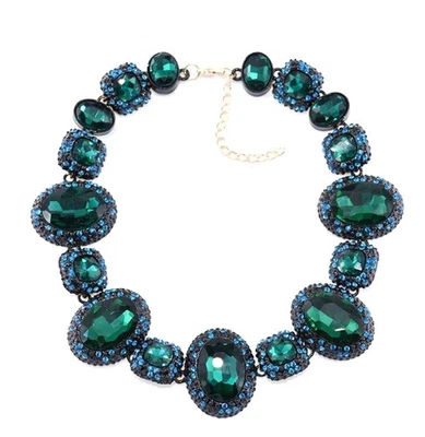Collar llamativo grandes pedrería verde y azul tono negro brillante Foto 1 de 2