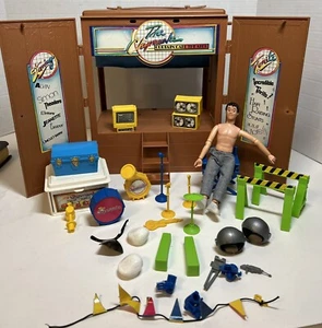 Vintage Alvin and the Chipmunks Curtain Call Theater Playset 1984 not complete - Picture 1 of 15