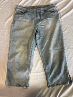 CODE BLEU - Women's Classic Sneaker Bell Bottom Jeans Light Blue Wash - SIZE 10 - Image 1 of 4