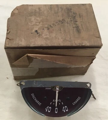 Medidor de amperímetro Plymouth Special DeLuxe Suburban P19 P20 MoPar 1340339 NOS 1950 - Imagem 1 de 4