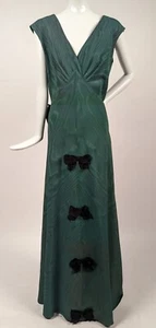 1930’S GREEN MOIRE TAFFETA LONG DRESS W SILK BOW TRIMS + REAR TRAIN - Picture 1 of 8