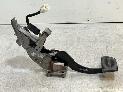 Subaru Impreza 2015 2,0 L conjunto de pedal de freno automático Foto 1 de 4