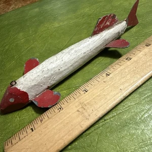 Antique Hand Made White & Red Wooden Spear Fish Decoy Ice Fishing Lure Folk Art - Picture 1 of 14