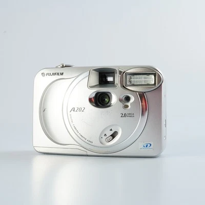 EXCELLENT FUJIFILM Finepix A202 + XD 16MB Kompakte Digitalkamera - Bild 1 von 4