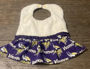 Minnesota Vikings NFL Baby Bib Color Purple & White w/ Snap Back GreatCondition! - Picture 1 of 2