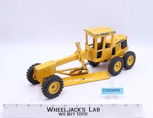 #504 Yellow Motor Grader John Deere Die-Cast 1971 ERTL 1/16 Scale Vehicle - Picture 1 of 4