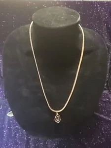 Sliced Agate Necklacewith Gold Chain - Picture 1 of 3
