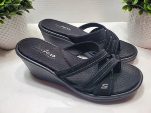 Sandalias de cuña Skechers de espuma viscoelástica negras con tiras talla 8 🖤 Usadas - Imagen 1 de 7