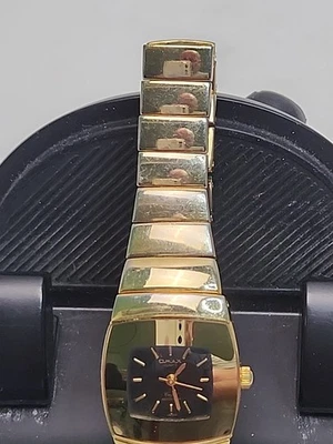 Omax Ladies Quartz Watch Waterproof Gold Tone S1 - Image 1 of 4