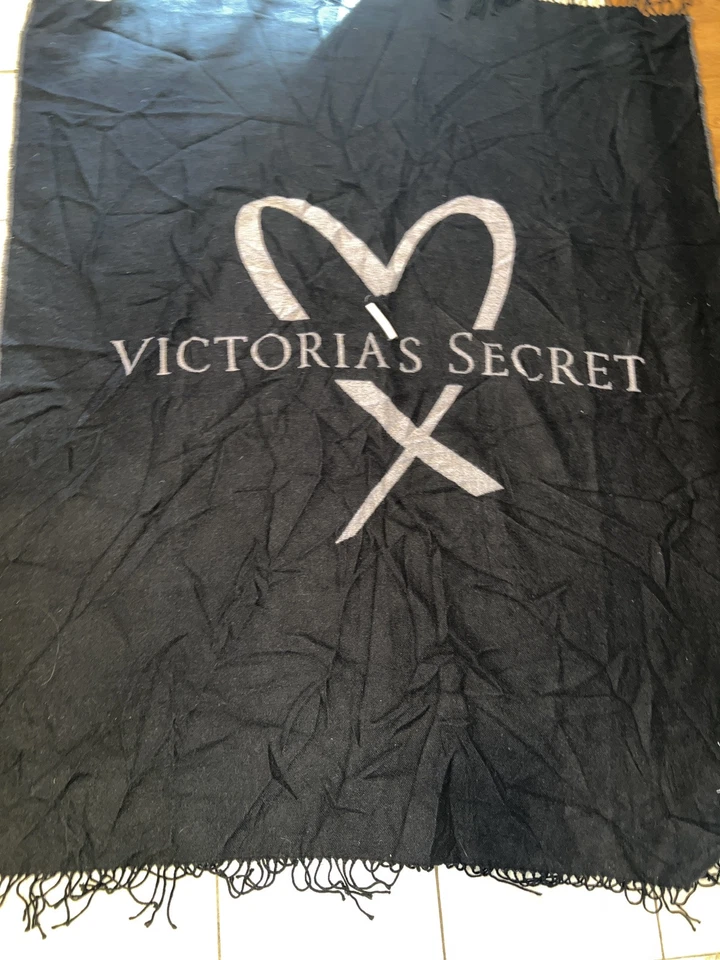 Victoria's Secret Pink & Black Heart Super Soft Cozy Blanket Throw Fringe 60x50