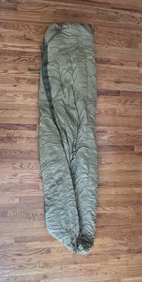 Saco de dormir vintage años 50 militar plumón de ganso frío extremo. Foto 1 de 4