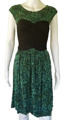 Vestido Anthropologie Plenty Fit & Flare Negro Verde Estampado Manga Gorra Hasta la Rodilla  Foto 1 de 4