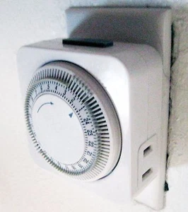 15A 120V 1800W dreht sich automatisch 24-Stunden-Steckuhr mechanischer Innentimer - Bild 1 von 4