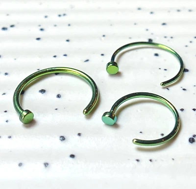 Aro enchapado en titanio anillo nariz 1 pieza 22 g, 20 g, 18 g, 16 g, 8 mm o 10 mm de diámetro Foto 1 de 4