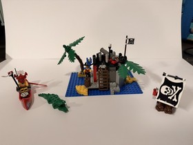 Lego Pirates 1788 Treasure Chest Set, 100% Complete, manual included, no box