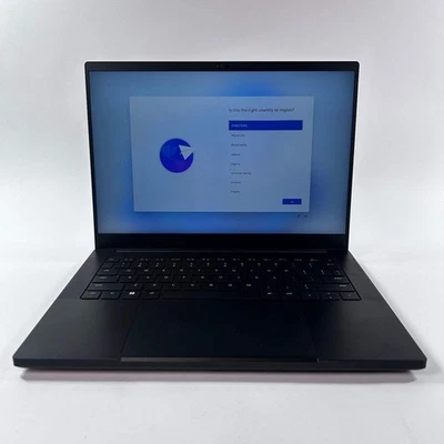 Razer Blade 14 RZ09-0482 14" Ryzen 9 7940HS 32GB RAM 2TB SSD GeForce RTX 4070 Foto 1 de 4