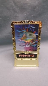 FISCH vollfarbiger Hologrammeinsatz Trophäe gewichteter Goldhalter - Bild 1 von 2