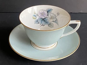 Taza de té y platillo Royal Worcester Bone China Woodland azul floral - Imagen 1 de 6