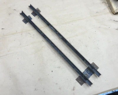 International Scout II 1971-1980 puerta trasera guías de vidrio par IH original Foto 1 de 4