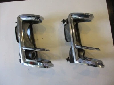 Carcasas molduras de luz trasera Lincoln Mark III 1968-1971 (par) OEM vintage IK Foto 1 de 4