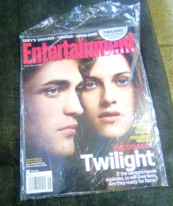 ENTERTAINMENT WEEKLY MAGAZINE  TWILIGHT COVER NOVEMBER 14, 2008 - Foto 1 di 3