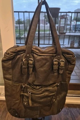 Bolso de mano de cuero ceniza con asa superior verde oliva con cremallera Foto 1 de 4