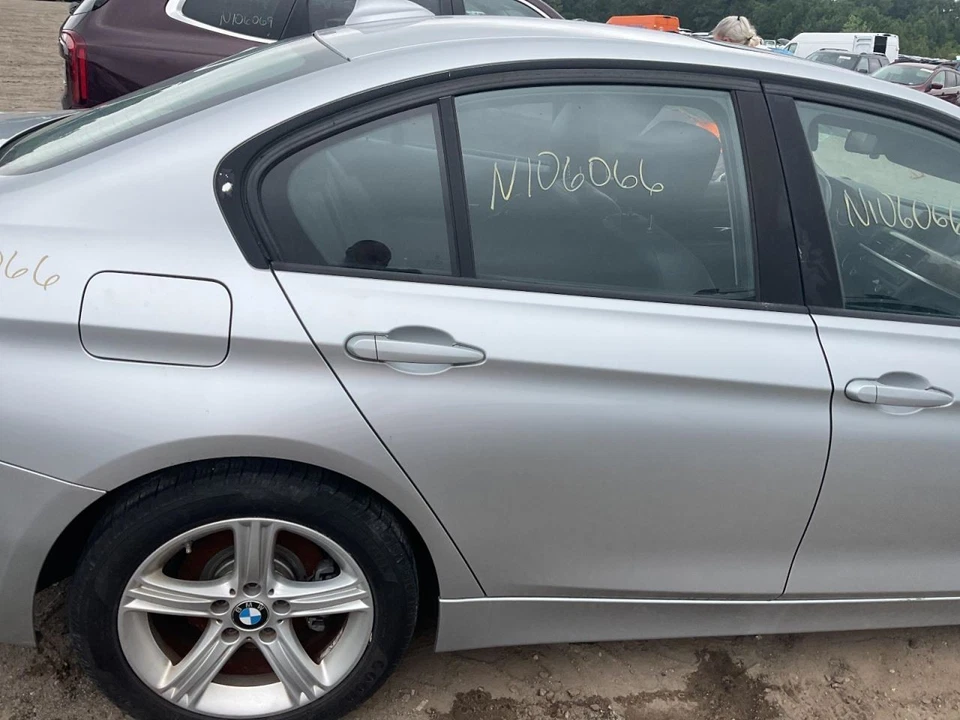 Passenger Right Rear Side Door Fits 12-18 BMW 320i 2179072 Foto 1 de 1