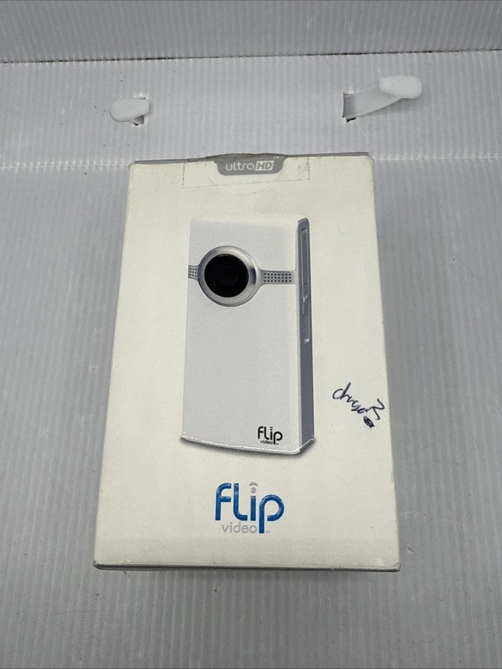 Flip Ultra HD Video Camera 8GB U32120W 3rd Gen w/ Original Battery- TESTED WORKS - Image 1 of 4