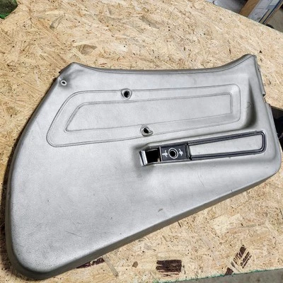 Panel de puerta DERECHO interior moldura lado del pasajero usado 70-76 C3 Corvette repro defectos Foto 1 de 4