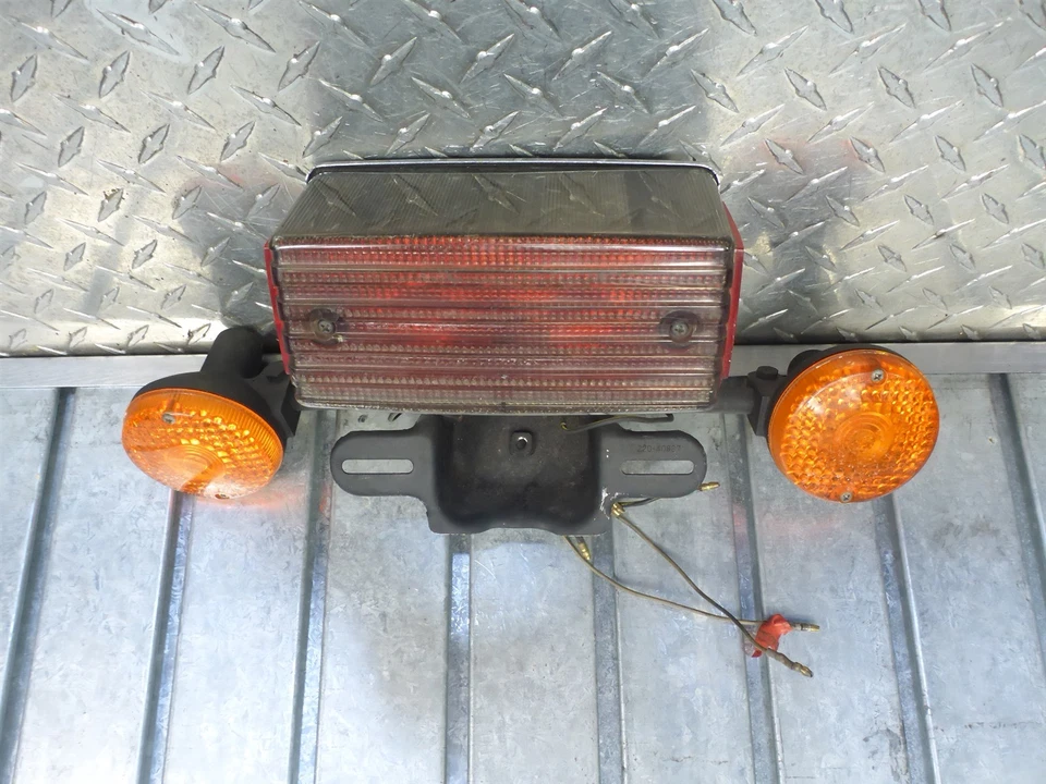 84 Kawasaki LTD KZ 550 KZ550F KZ550 Taillight Tail Brake Stop Turn Signal Light Foto 1 de 4