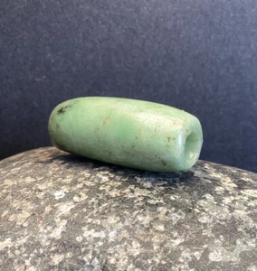 Ancient Pre Columbian GREEN Jade TUBE Pendant combine shipping #579 - Picture 1 of 5